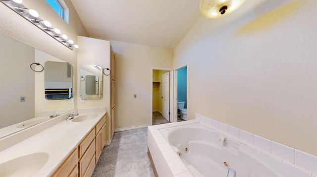 2141 Royal Wood Ln, Turlock, CA 95380