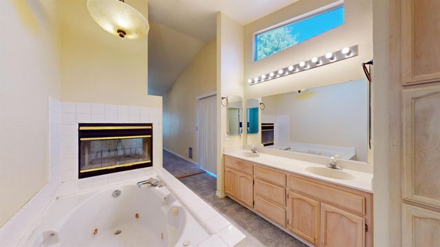 2141 Royal Wood Ln, Turlock, CA 95380