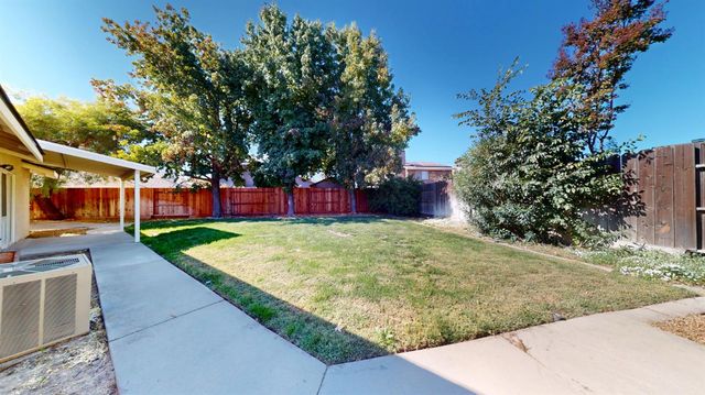 2141 Royal Wood Ln, Turlock, CA 95380