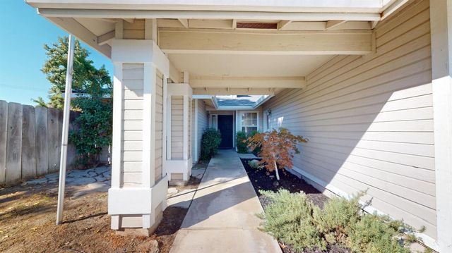 2141 Royal Wood Ln, Turlock, CA 95380