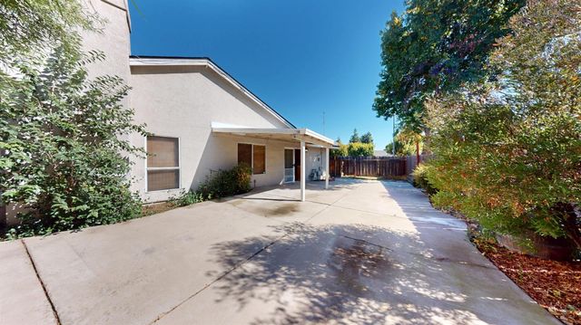 2141 Royal Wood Ln, Turlock, CA 95380