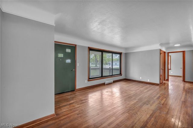 2124 Eaton Drive, Avon, OH 44011