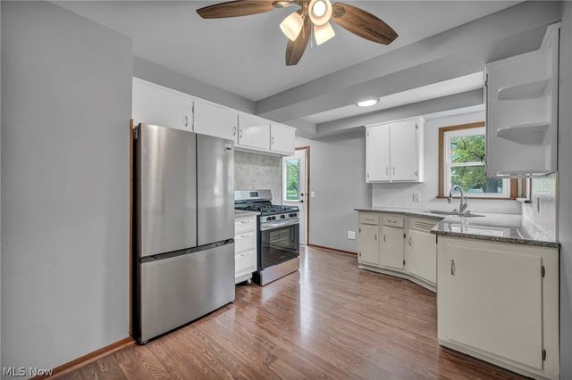 2124 Eaton Drive, Avon, OH 44011