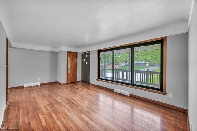 2124 Eaton Drive, Avon, OH 44011