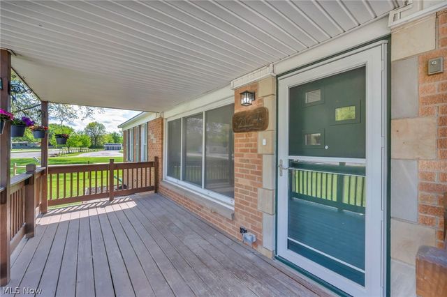 2124 Eaton Drive, Avon, OH 44011
