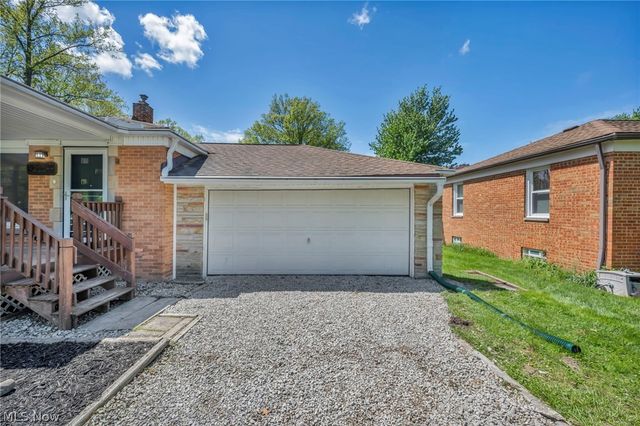 2124 Eaton Drive, Avon, OH 44011