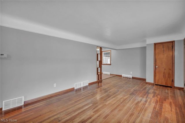 2124 Eaton Drive, Avon, OH 44011