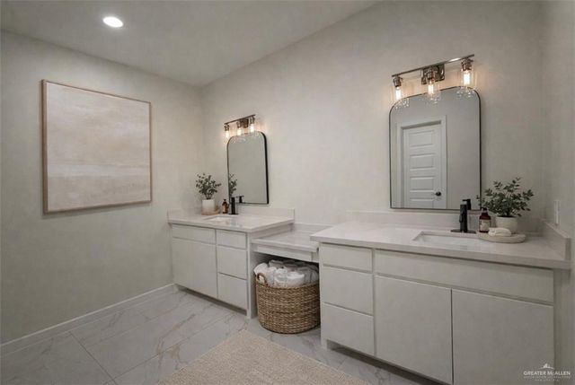 903 La Laguna Road, Mission, TX 78572