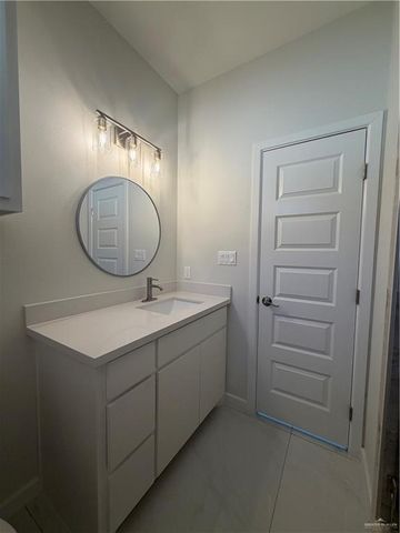 903 La Laguna Road, Mission, TX 78572