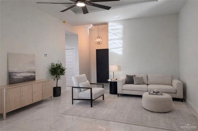 903 La Laguna Road, Mission, TX 78572