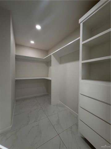 903 La Laguna Road, Mission, TX 78572