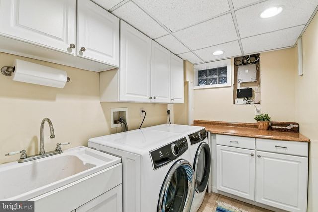 3 AINTREE RD, Towson, MD 21286