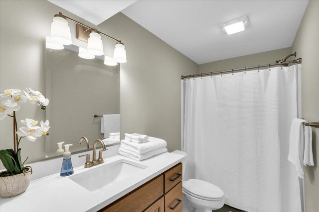 1403 Winterberry Road, Savoy, IL 61874