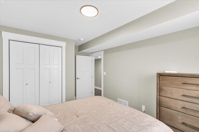 1403 Winterberry Road, Savoy, IL 61874