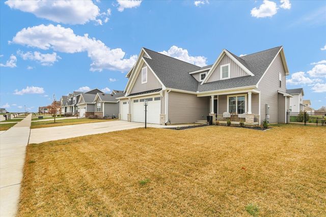 1403 Winterberry Road, Savoy, IL 61874