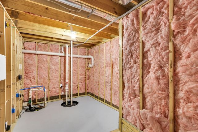 1403 Winterberry Road, Savoy, IL 61874