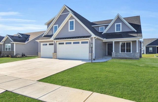 1403 Winterberry Road, Savoy, IL 61874