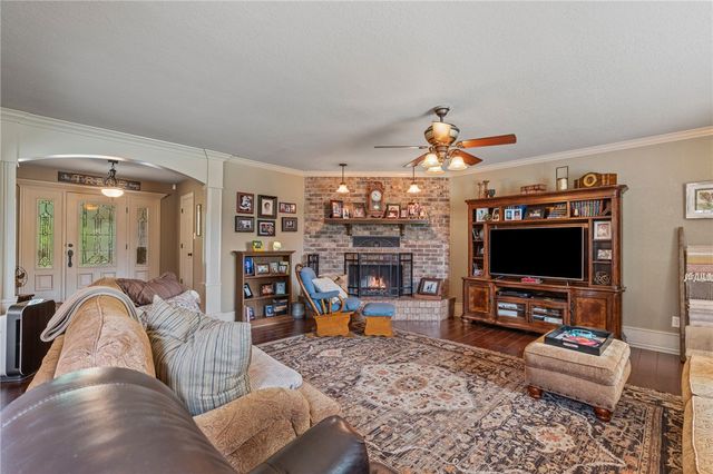 6308 N Mountain Grove Road, Alma, AR 72921