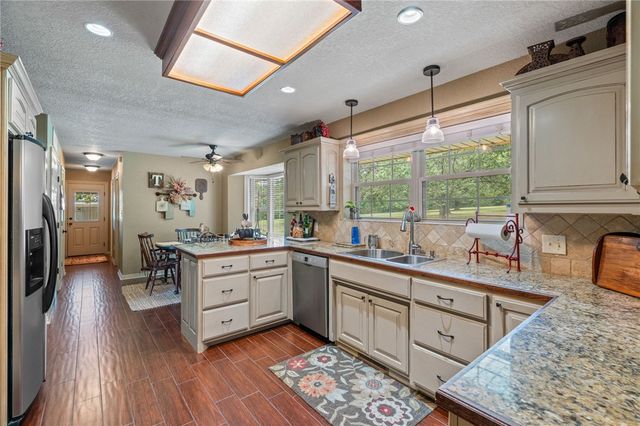 6308 N Mountain Grove Road, Alma, AR 72921