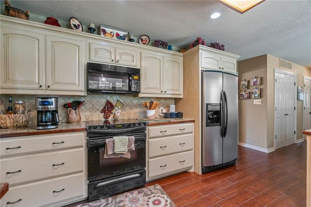 6308 N Mountain Grove Road, Alma, AR 72921