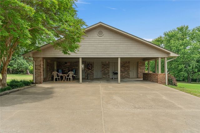 6308 N Mountain Grove Road, Alma, AR 72921