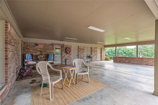 6308 N Mountain Grove Road, Alma, AR 72921