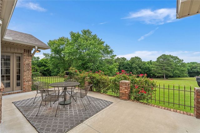 6308 N Mountain Grove Road, Alma, AR 72921