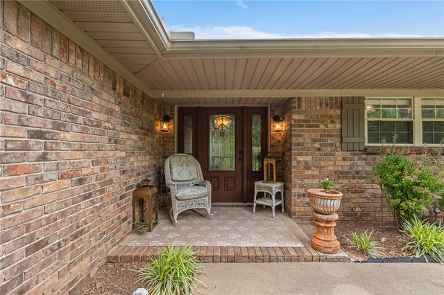 6308 N Mountain Grove Road, Alma, AR 72921