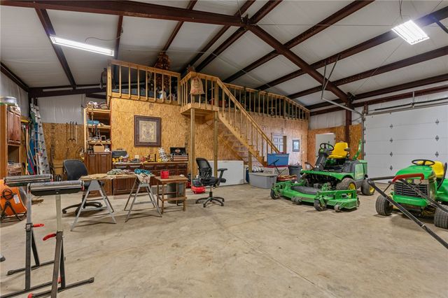 6308 N Mountain Grove Road, Alma, AR 72921