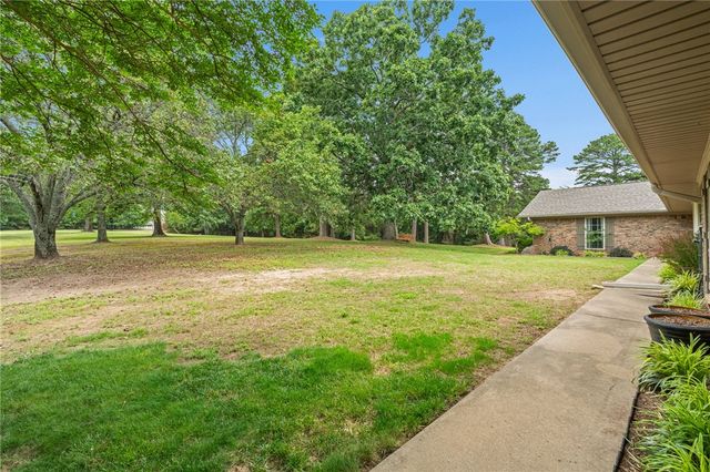 6308 N Mountain Grove Road, Alma, AR 72921