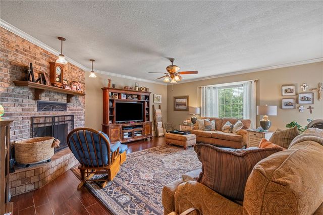 6308 N Mountain Grove Road, Alma, AR 72921