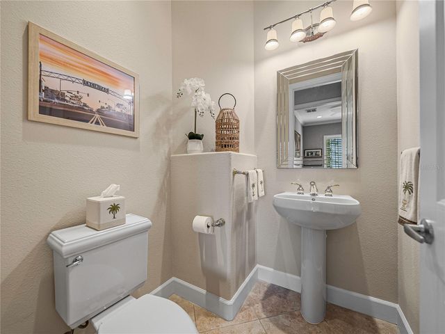 33627 AMERICANA AVENUE, Dade City, FL 33525