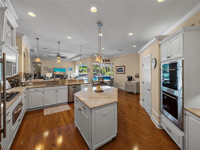 33627 AMERICANA AVENUE, Dade City, FL 33525