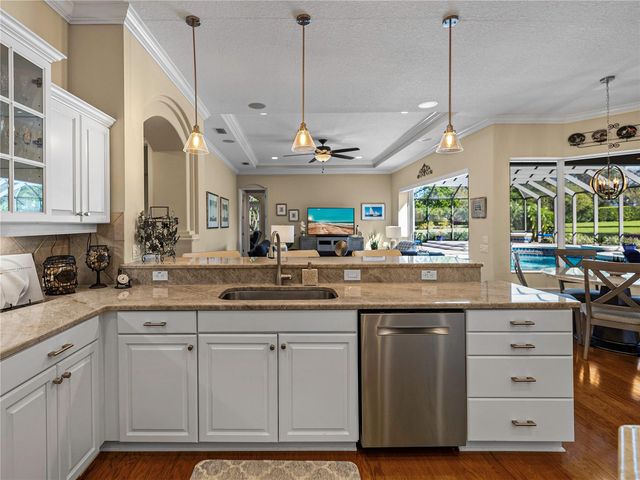 33627 AMERICANA AVENUE, Dade City, FL 33525