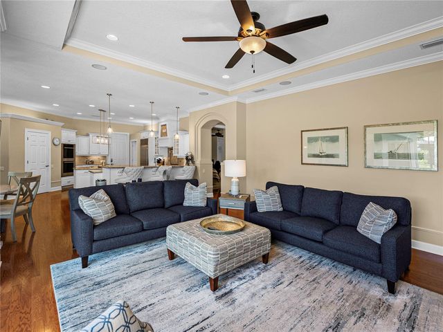 33627 AMERICANA AVENUE, Dade City, FL 33525