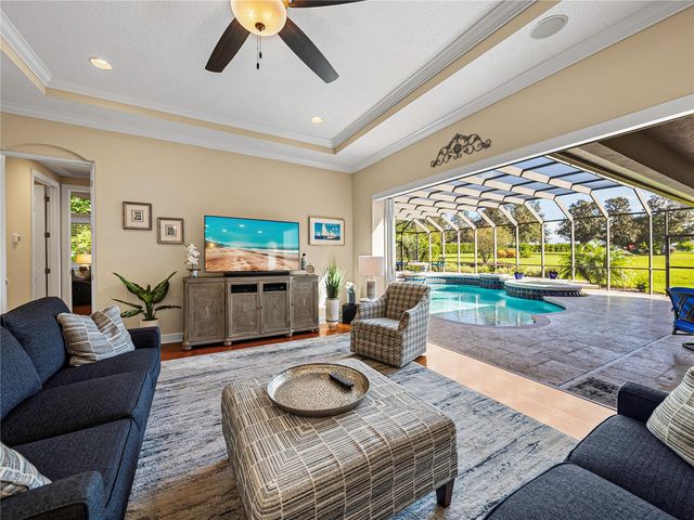 33627 AMERICANA AVENUE, Dade City, FL 33525