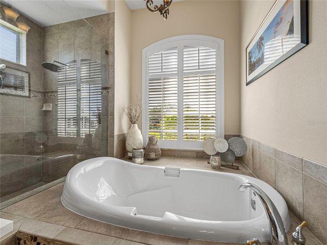 33627 AMERICANA AVENUE, Dade City, FL 33525