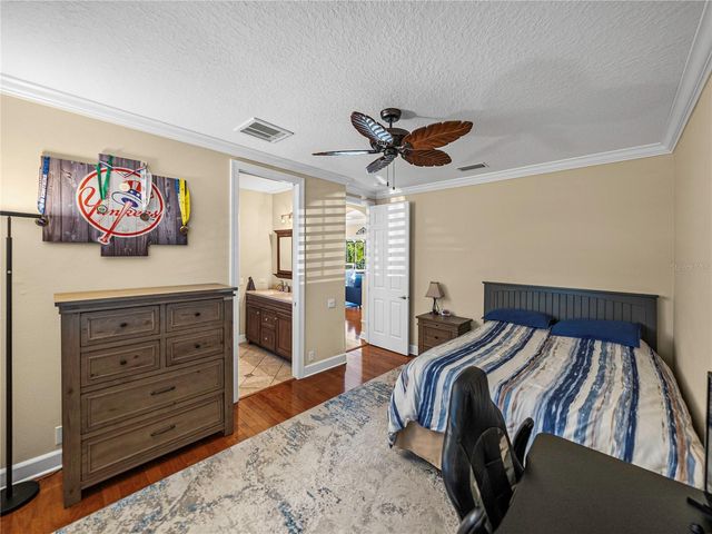 33627 AMERICANA AVENUE, Dade City, FL 33525