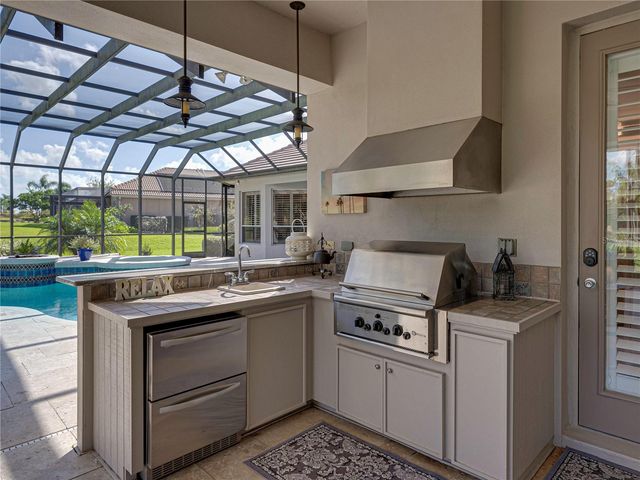 33627 AMERICANA AVENUE, Dade City, FL 33525