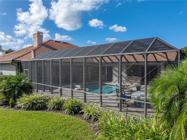 33627 AMERICANA AVENUE, Dade City, FL 33525