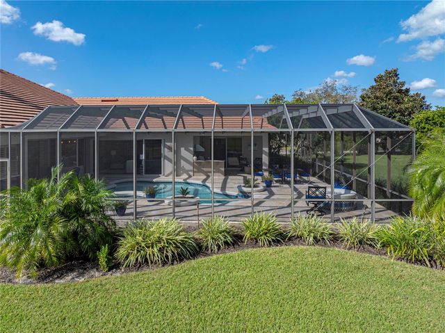 33627 AMERICANA AVENUE, Dade City, FL 33525