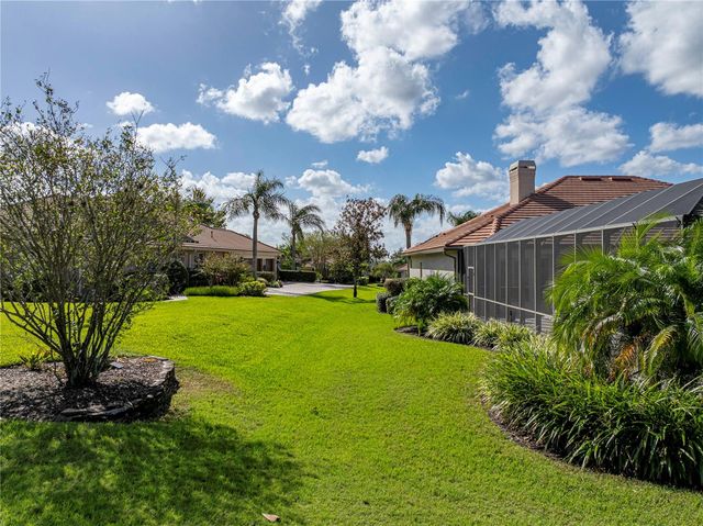 33627 AMERICANA AVENUE, Dade City, FL 33525