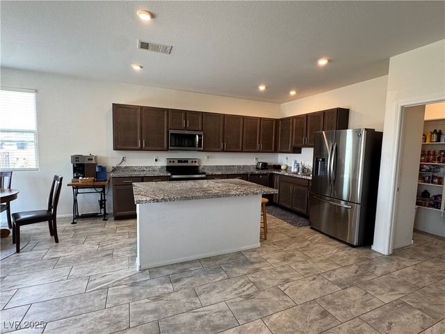 5562 South Chippewa Street, Pahrump, NV 89061