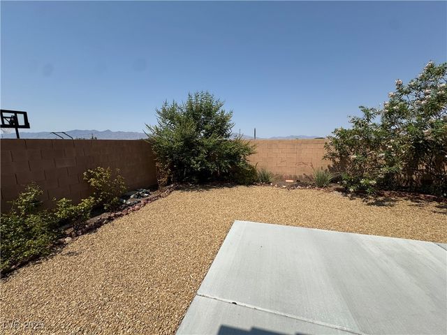 5562 South Chippewa Street, Pahrump, NV 89061