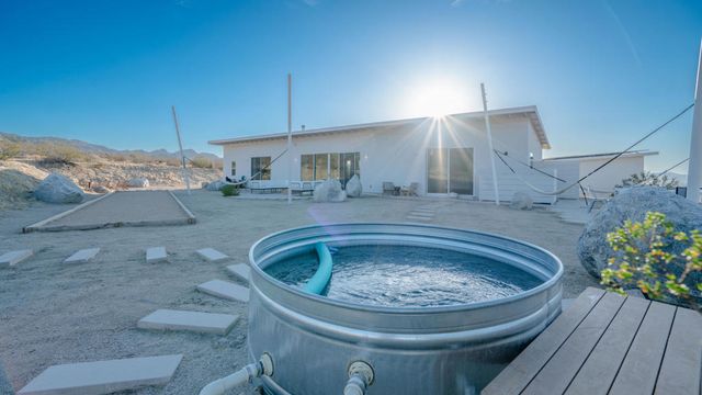 7245 Sunview Road, Joshua Tree, CA 92252