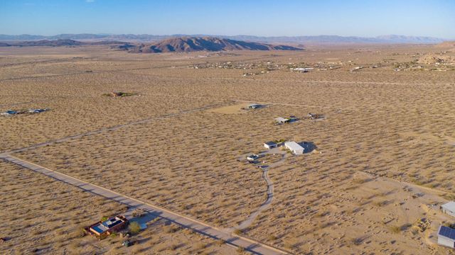 7245 Sunview Road, Joshua Tree, CA 92252