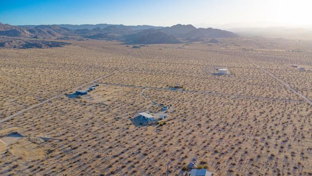 7245 Sunview Road, Joshua Tree, CA 92252