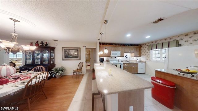 1527 Edgewater CIR, Fort Myers, FL 33919