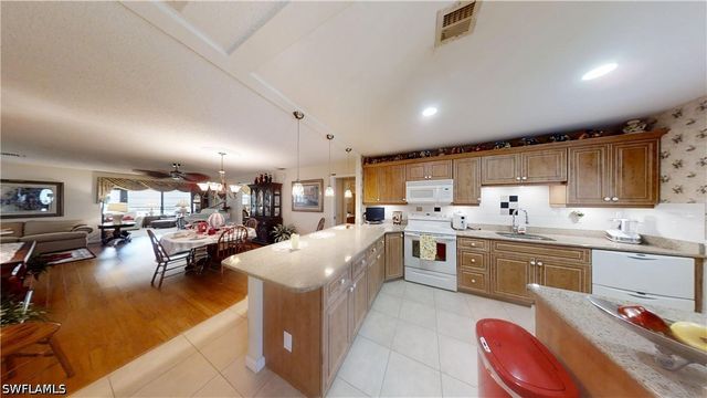 1527 Edgewater CIR, Fort Myers, FL 33919