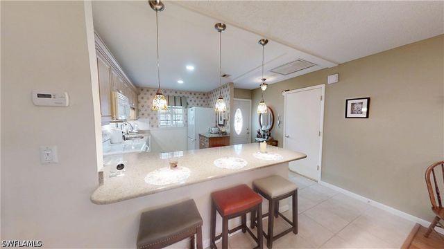 1527 Edgewater CIR, Fort Myers, FL 33919